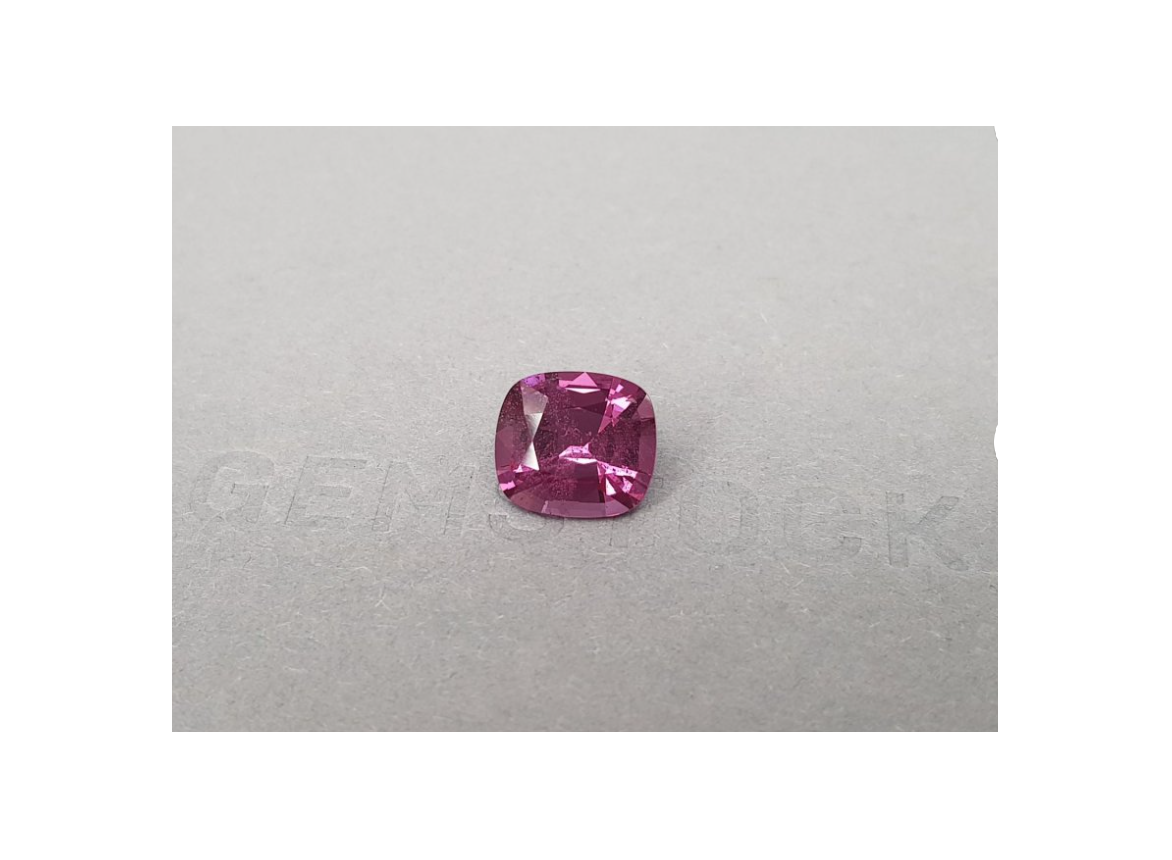 Intense pink spinel