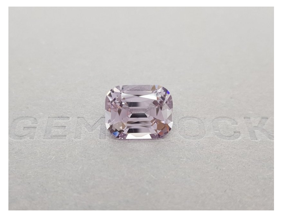 Mauve spinel