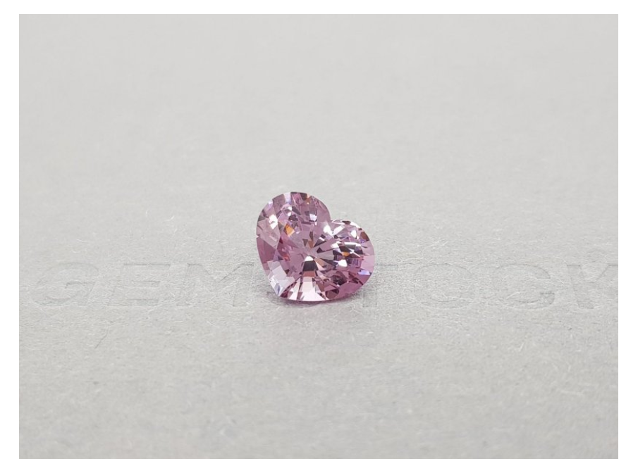 Pink spinel