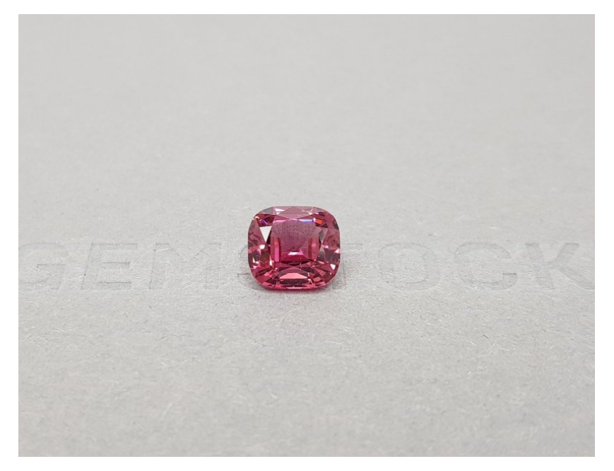 Vivid Pinkish Red spinel